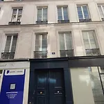 Charming Studio Near Chatelet Saint Sauveur