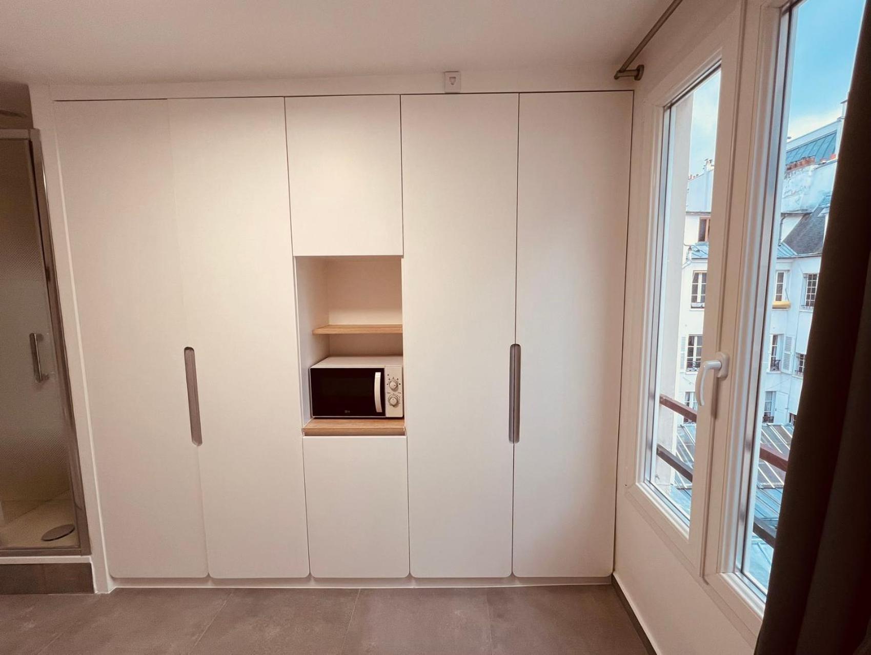 Apartment Charming Near Chatelet Saint Sauveur